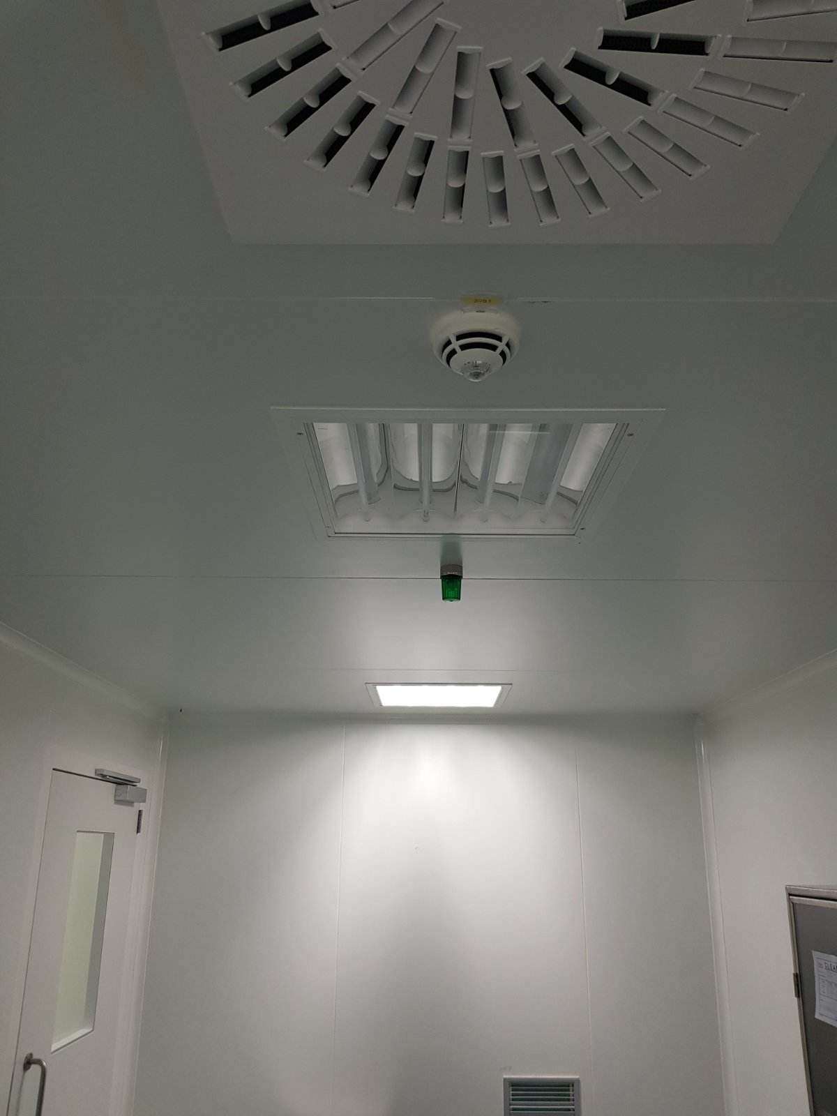 Led rasveta na plafonu sobe